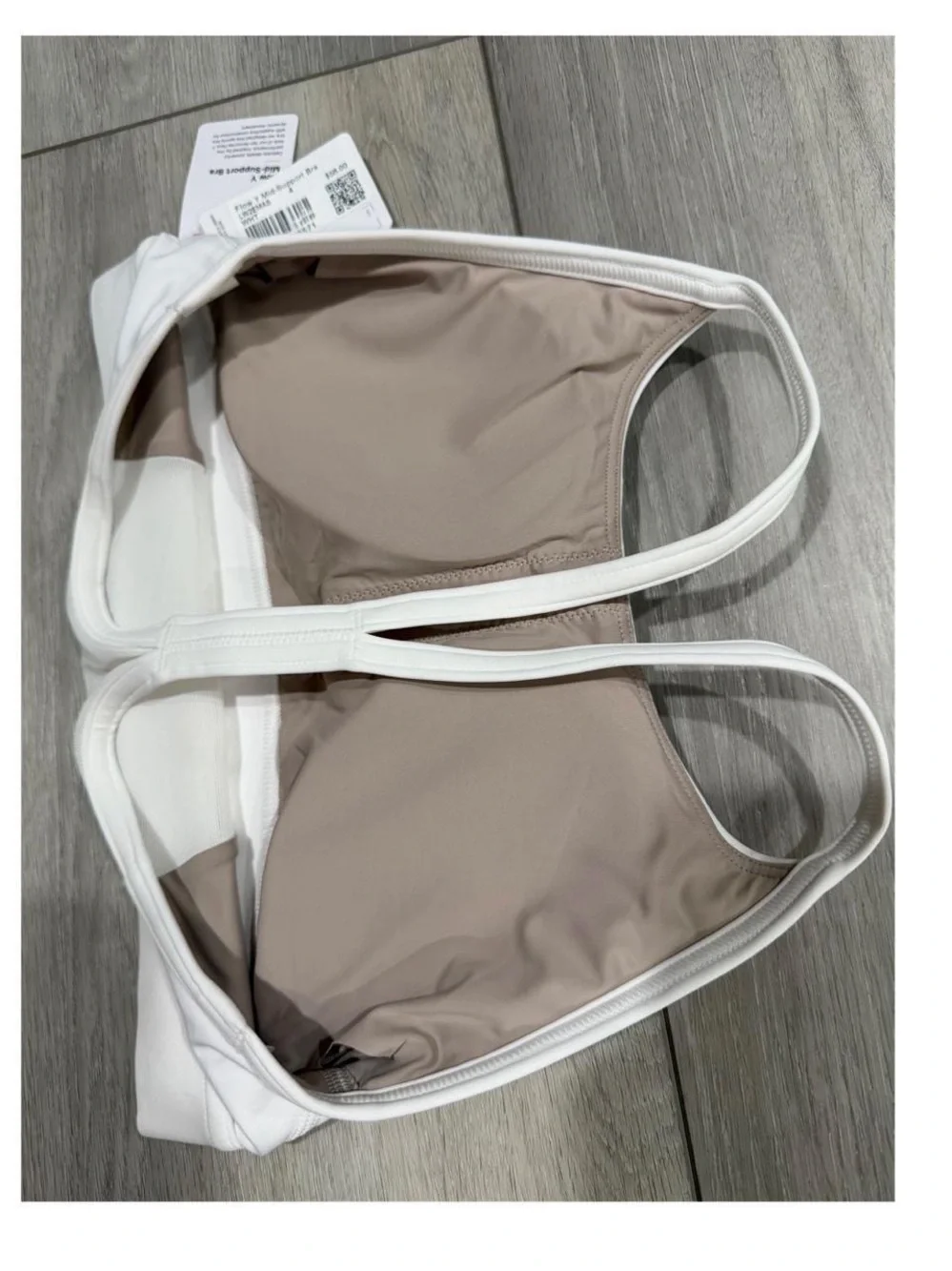 lululemon athletica White Flow Y Nulu Bra. Mid Support B/C Cup  —  Size 4